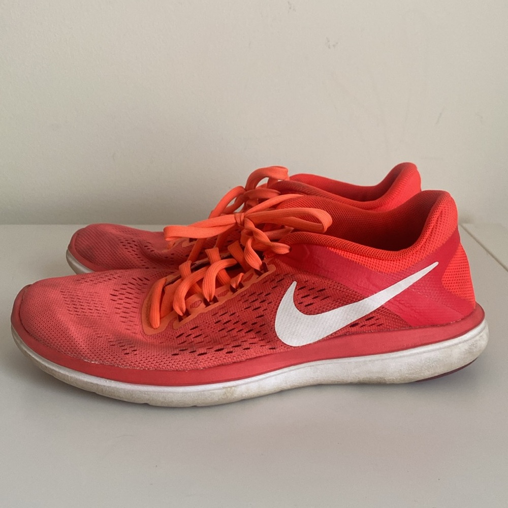 NIKE Flex 2016 Run Size 7.5 Neon Orange